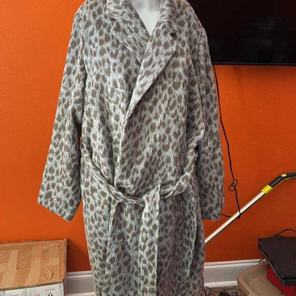 Old Navy Soft Brushed Gray Leopard Print Coat Size 2X - Picture 1 of 7